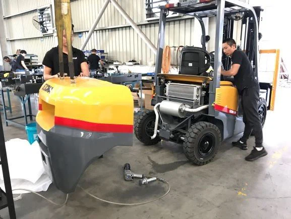 3 Ton Diesel Small Forklift Truck Work In Container And Warehouse Attachment Side Shift