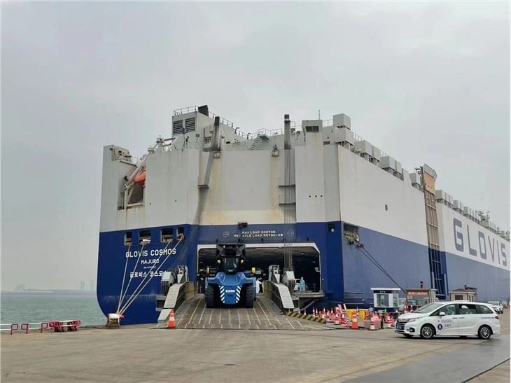 SOCMA Electric 45T Reach Stacker For Container Low Carbon Port Equipment